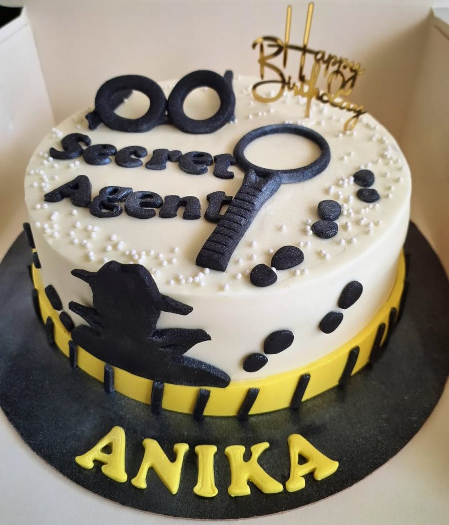 Birthday Cake for Secret Agent Themed Party with edible fondant Magnifying Glass