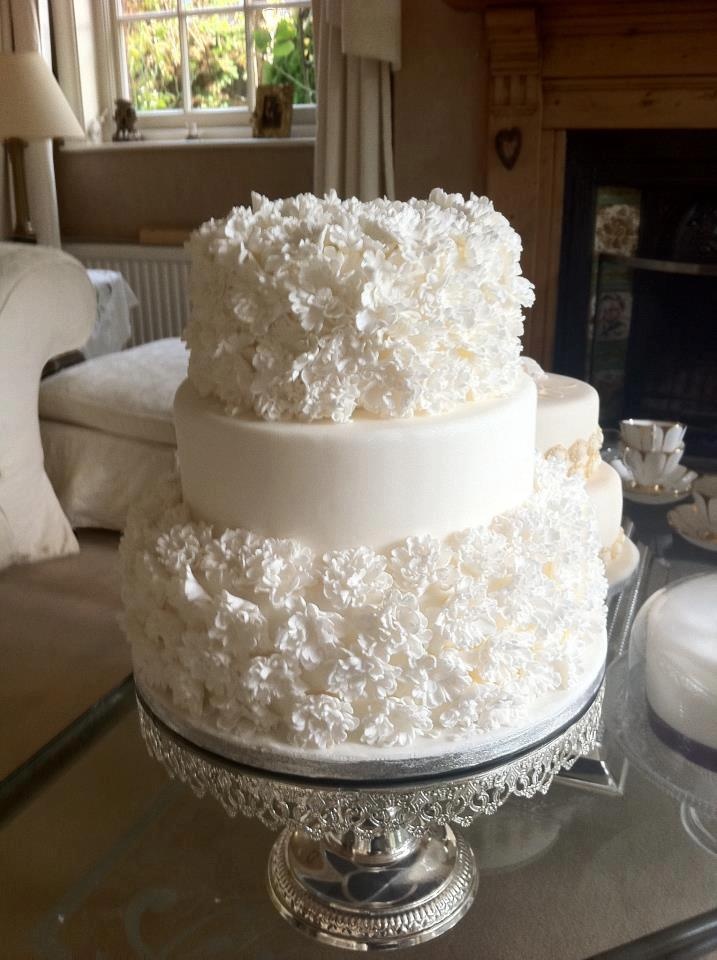 carnation wedding cake